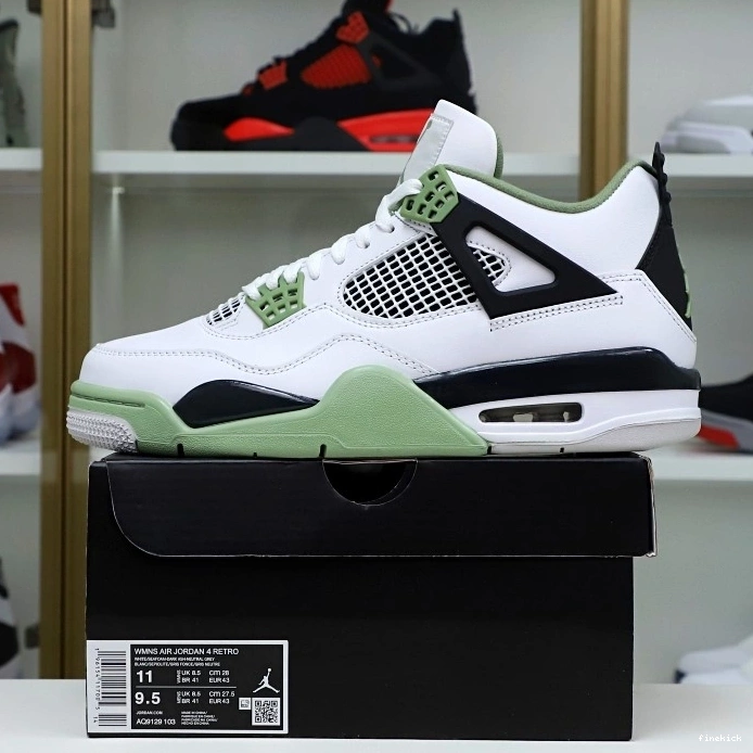4 AIR JORDAN 